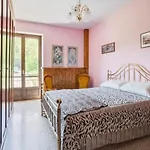 Villa Villa Ciraldo in Monferrato con giardino per 8 persone immersa nel verde