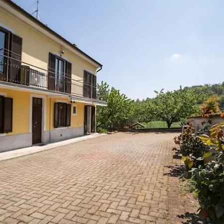 Villa Ciraldo In Monferrato Con Giardino Per 8 Persone Immersa Nel Verde * San Salvatore Monferrato