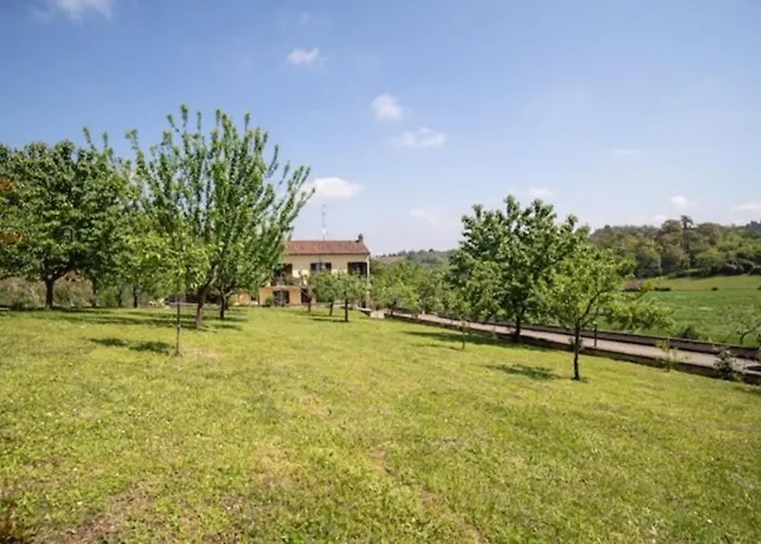 Villa Ciraldo In Monferrato Con Giardino Per 8 Persone Immersa Nel Verde *