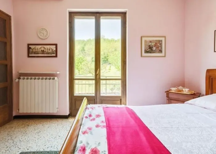 Villa Villa Ciraldo In Monferrato Con Giardino Per 8 Persone Immersa Nel Verde