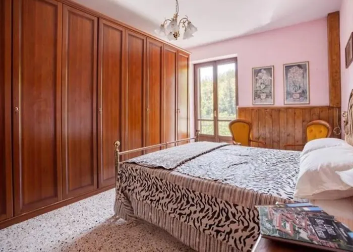 Villa Ciraldo In Monferrato Con Giardino Per 8 Persone Immersa Nel Verde Villa