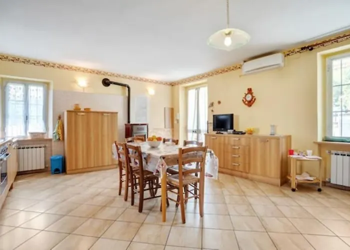 Villa Ciraldo In Monferrato Con Giardino Per 8 Persone Immersa Nel Verde Villa San Salvatore Monferrato