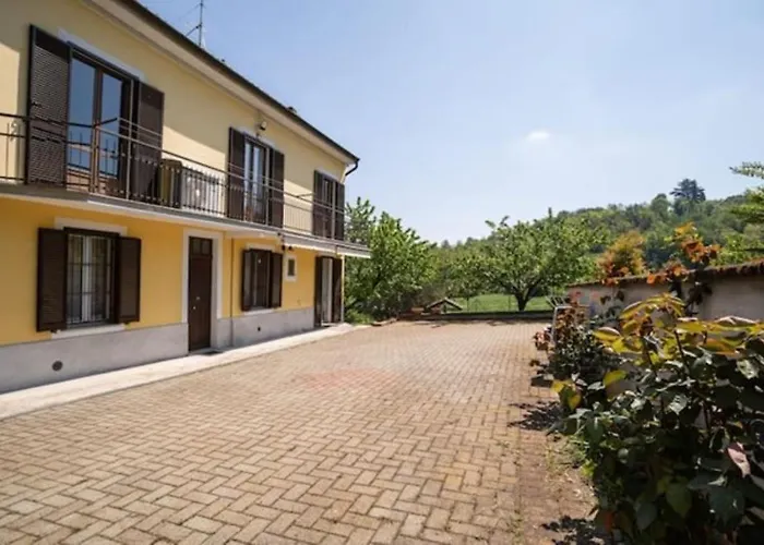 Villa Ciraldo In Monferrato Con Giardino Per 8 Persone Immersa Nel Verde * San Salvatore Monferrato
